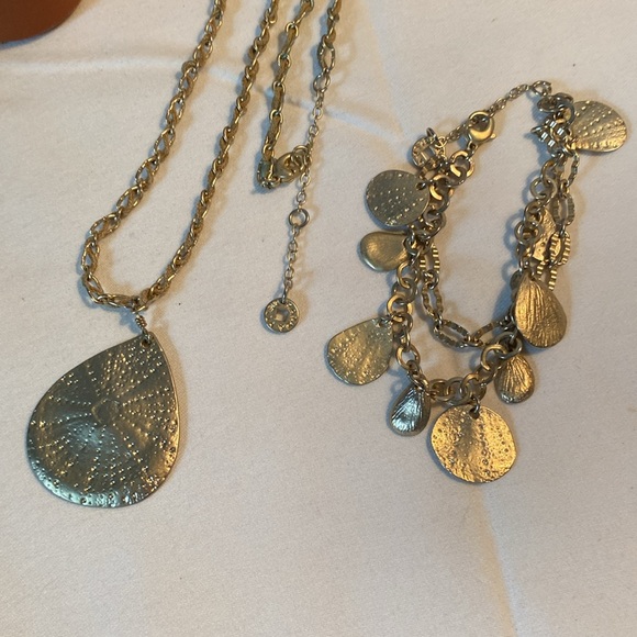 Karma Bella Necklace and Bracelet - Picture 3 of 8